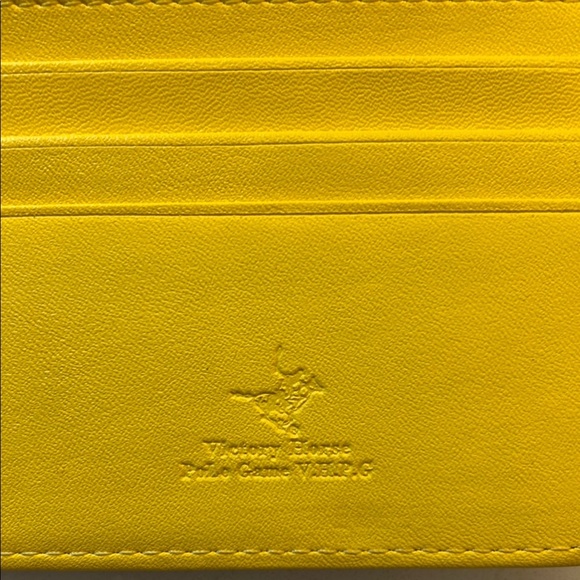 ๐ฅ๐ฅ๐ฅYellow Glossy Wallet with Subtle Pattern with excellent condition - Picture 3 of 11